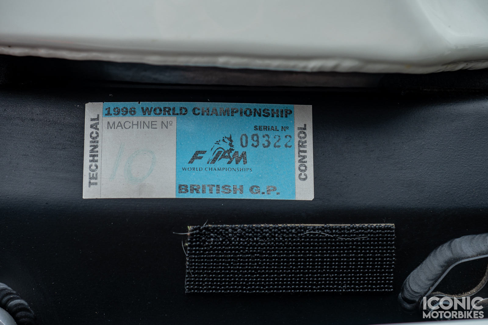 車上還能看到1996年的FIM參賽證明貼紙